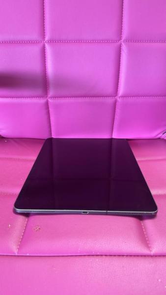 Apple iPad Pro 12.9" 6th Gen, 42 units