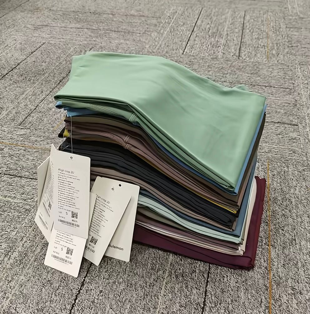 Mixed Lot of Lululemon Apparel & Accessories – Women’s & Men’s