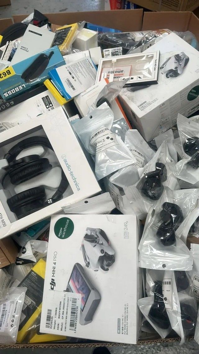 Assorted Consumer Electronics Accessories Lot