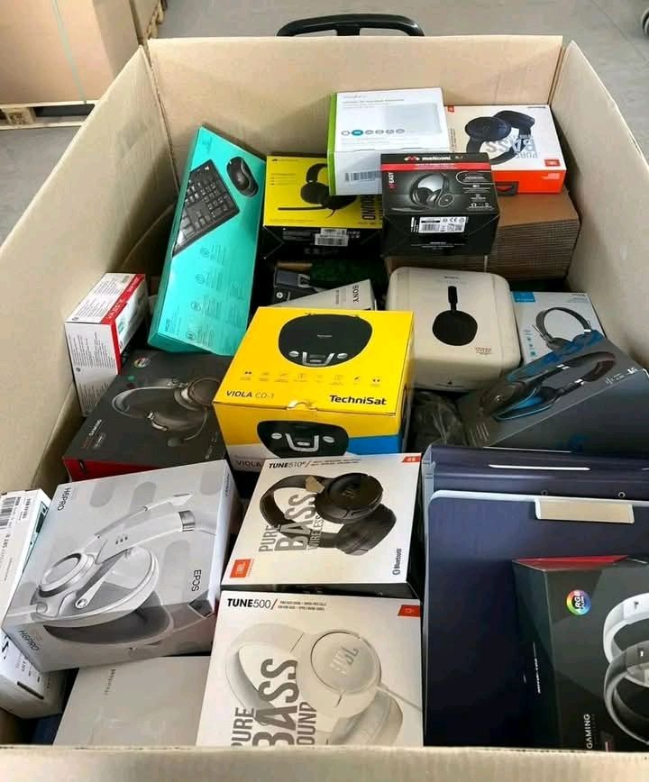 Assorted Consumer Electronics Package