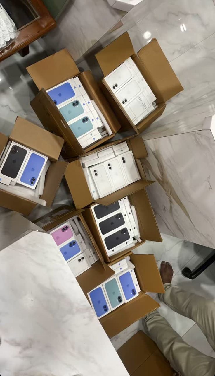 Assorted Smartphones Lot
