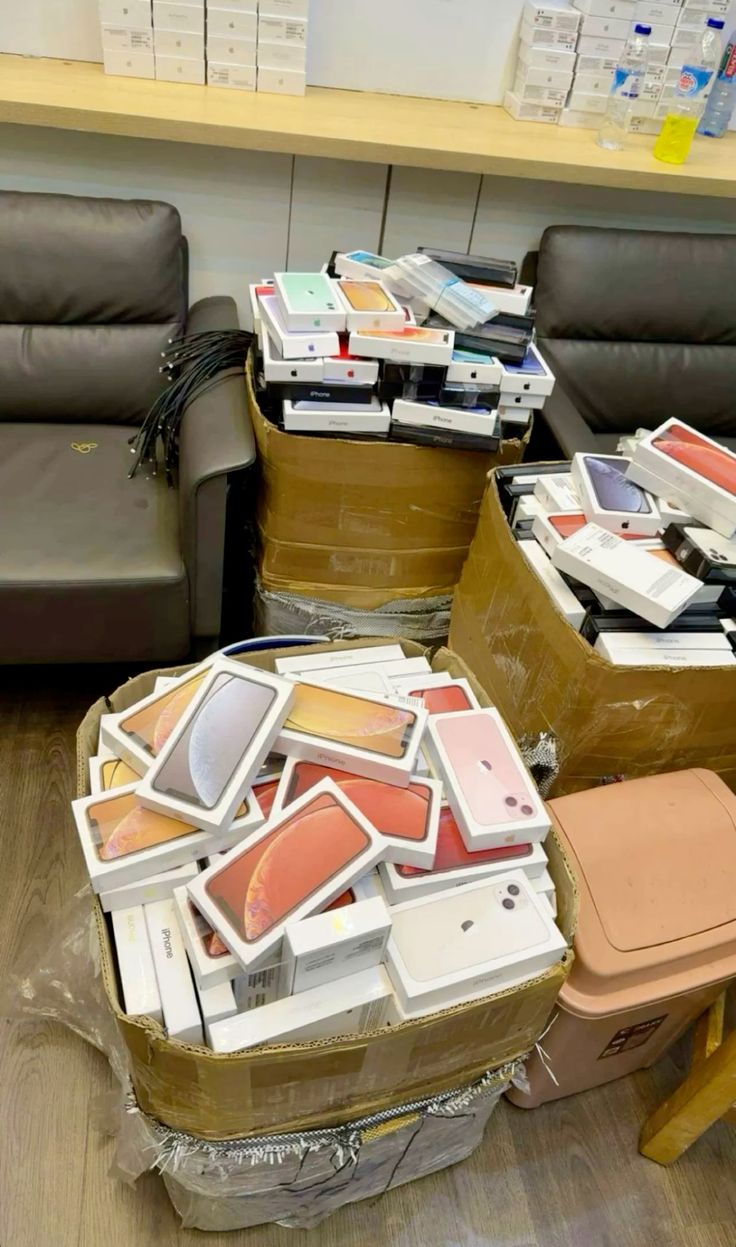 Assorted Smartphones Lot