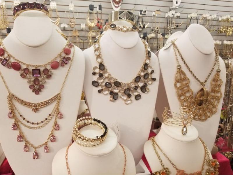 200 Massive Jewelry Overstock Blowout Stunning Pieces - Image 4