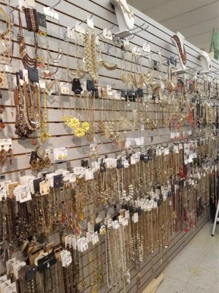 200 Massive Jewelry Overstock Blowout Stunning Pieces - Image 6