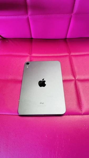 Apple iPad Pro 12.9" 6th Gen, 42 units