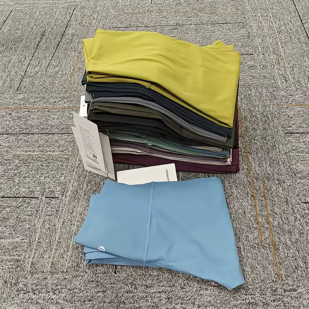 Mixed Lot of Lululemon Apparel & Accessories – Women’s & Men’s - Image 8